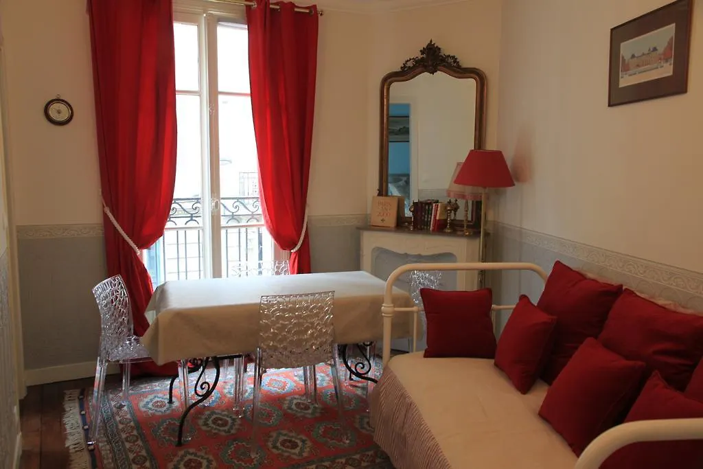 Apartment Lourmel Paris